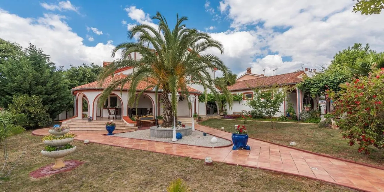 Villa Vallis Aurea For Max 10 Persons With Pool Kukci Porec