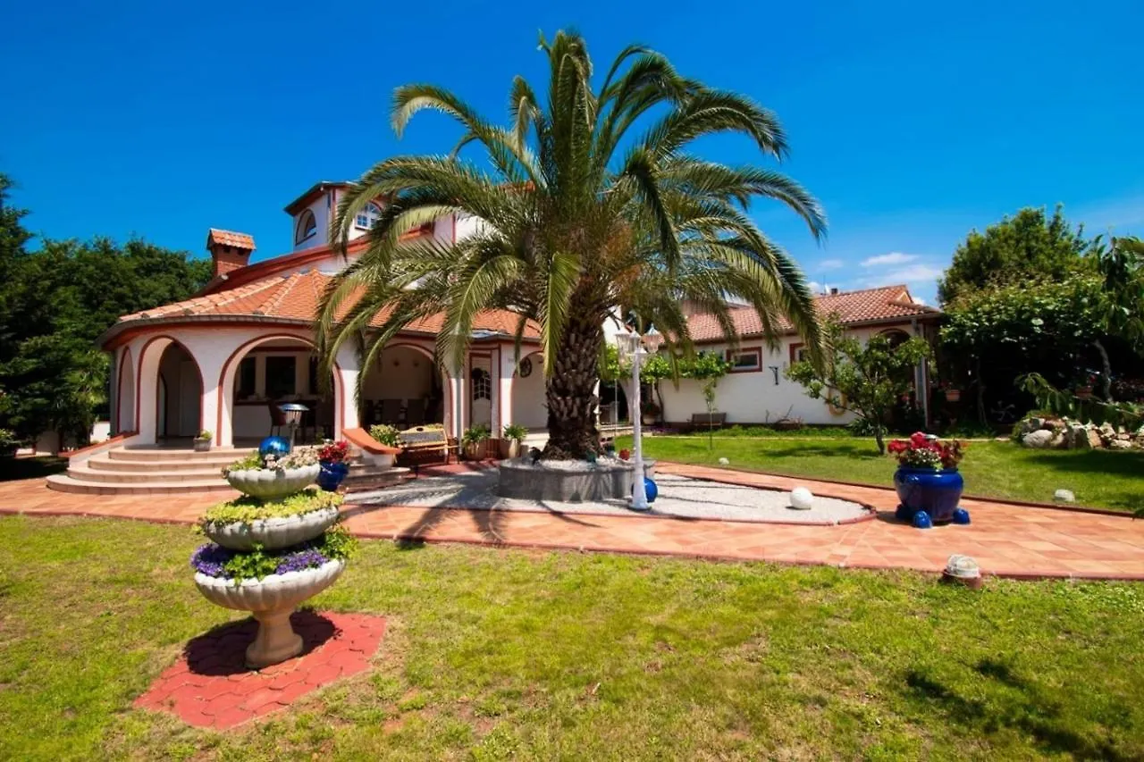 Villa Vallis Aurea For Max 10 Persons With Pool Kukci Porec