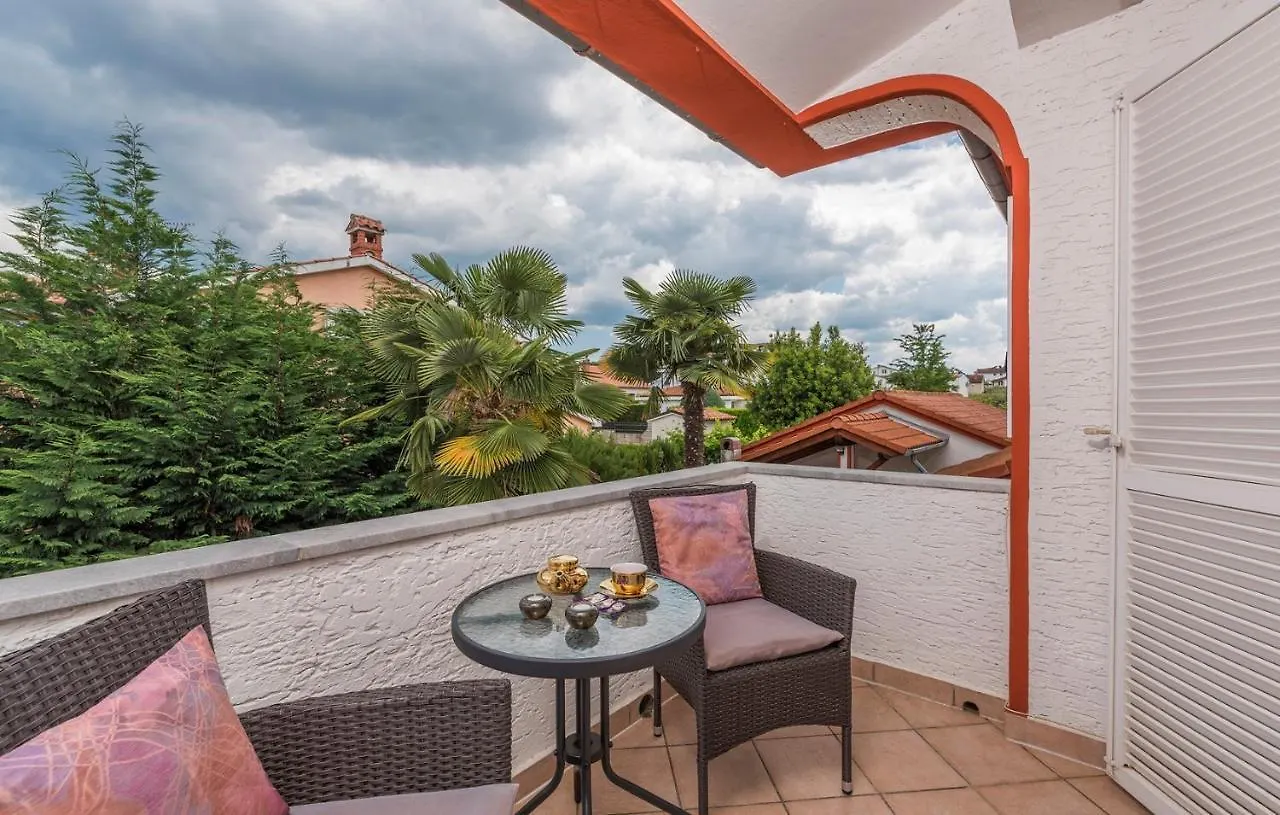 Villa Vallis Aurea For Max 10 Persons With Pool Kukci Porec Croácia
