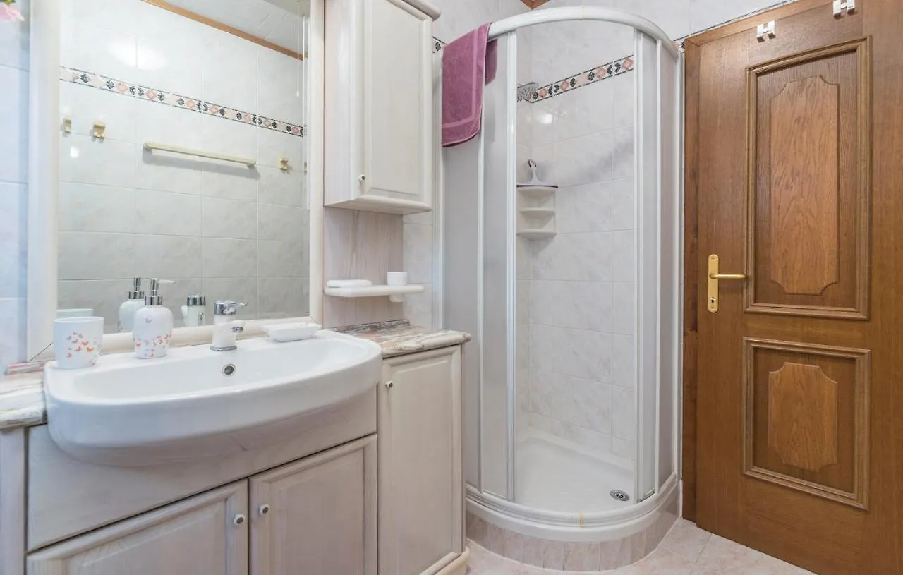 Villa Vallis Aurea For Max 10 Persons With Pool Kukci Porec