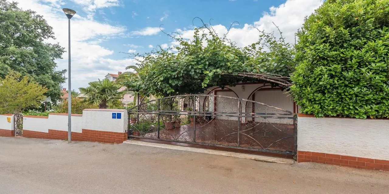 Villa Vallis Aurea For Max 10 Persons With Pool Kukci Porec 0*,