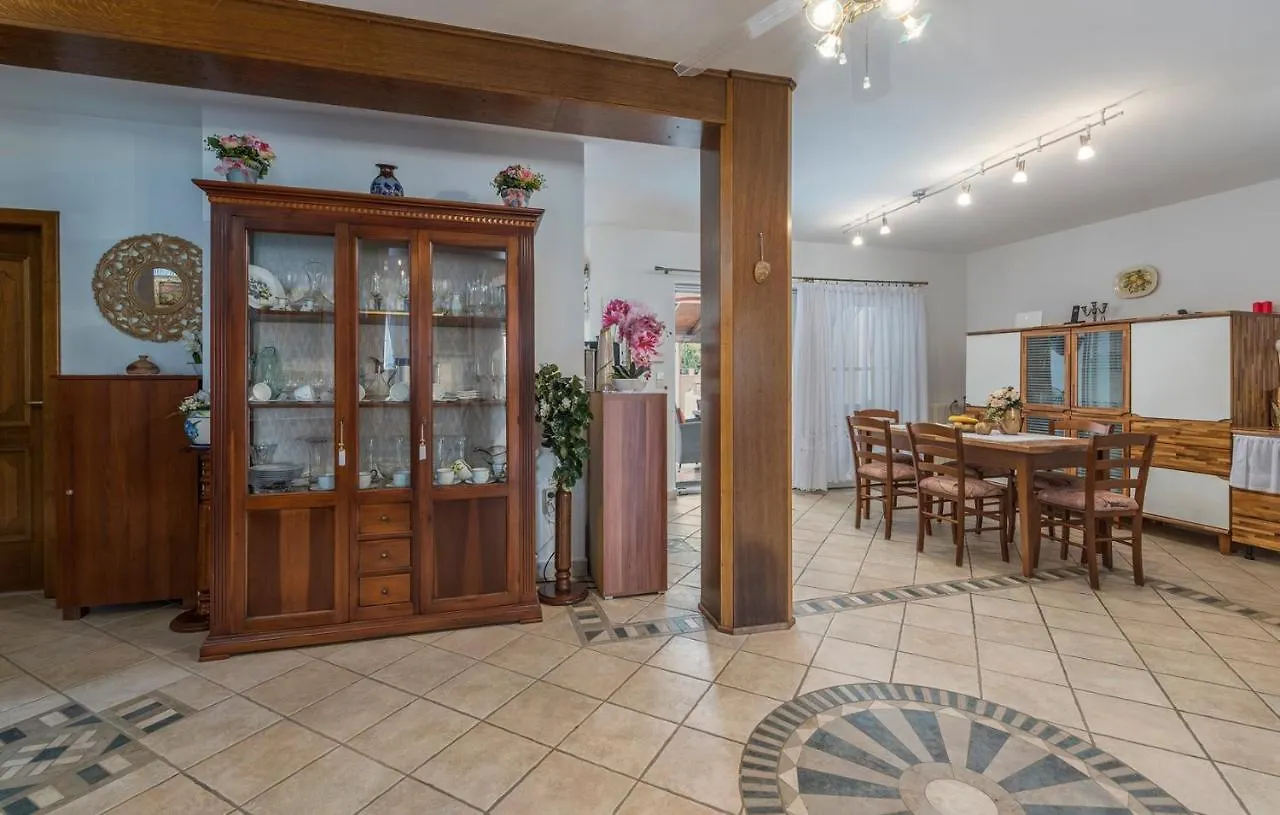 Villa Vallis Aurea For Max 10 Persons With Pool Kukci Porec
