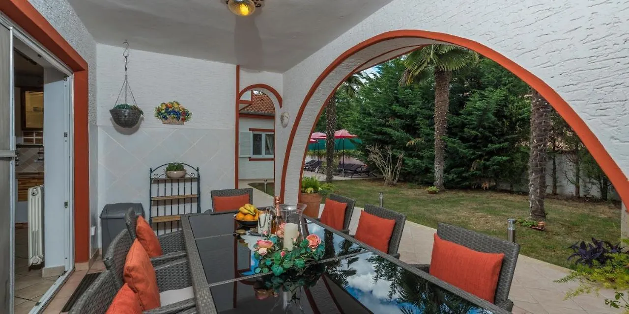Villa Vallis Aurea For Max 10 Persons With Pool Kukci Porec